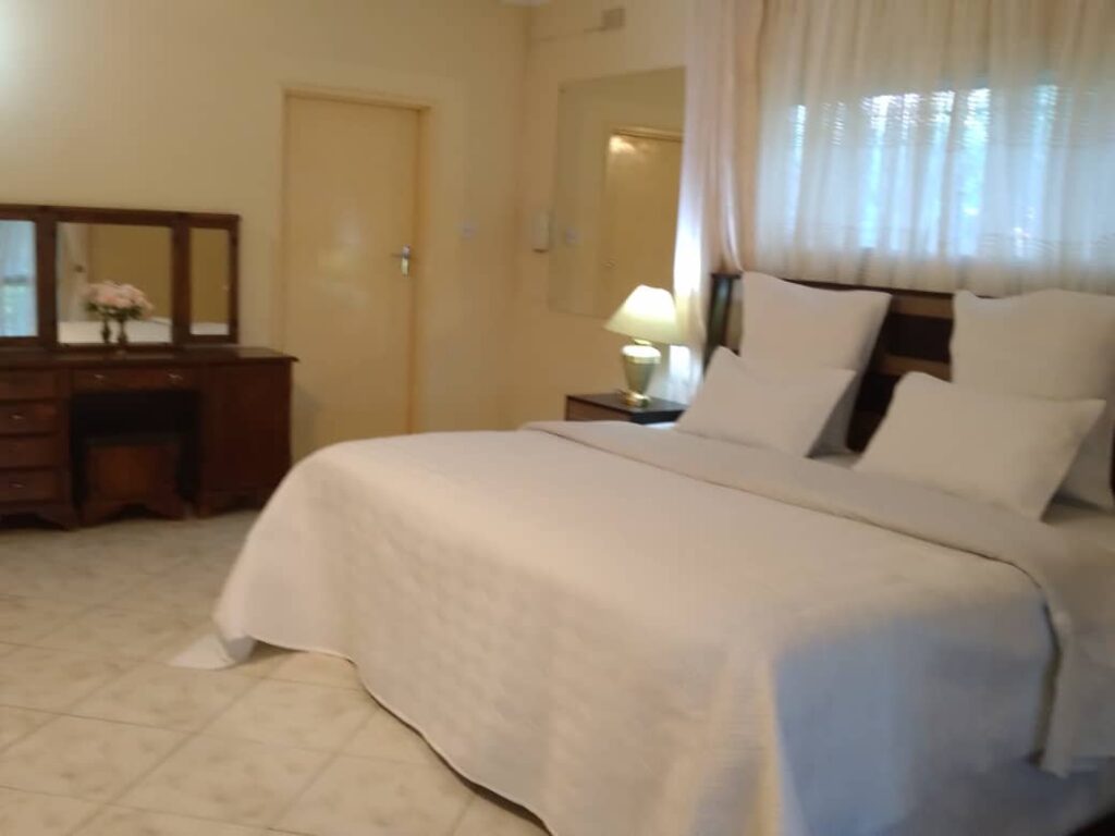 6 Bedroomed apartment - Group Accomodation