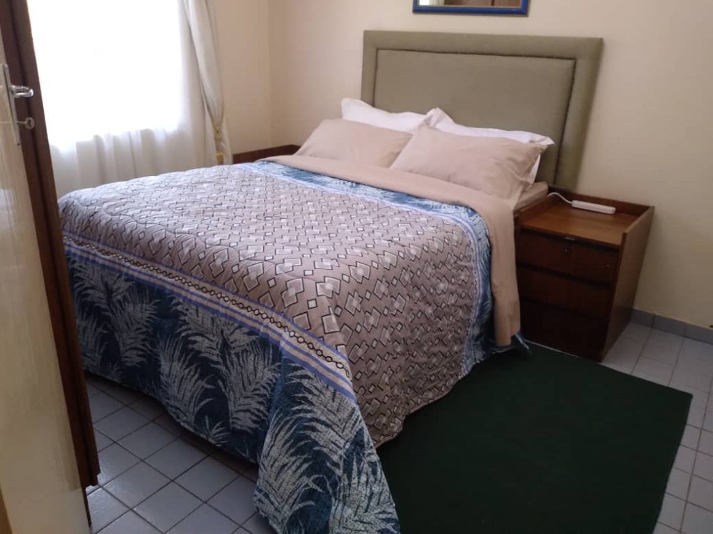 2 Bedroomed Guest Cottage-Ashleys Guest House