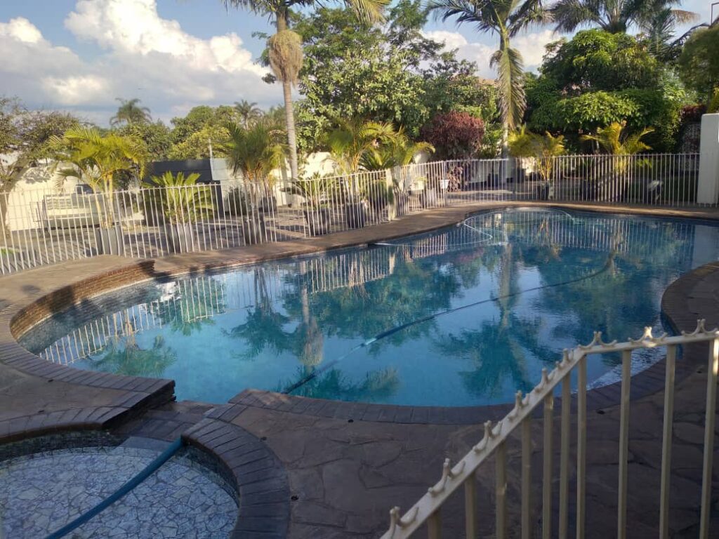 6 Bedroomed apartment - Group Accomodation
