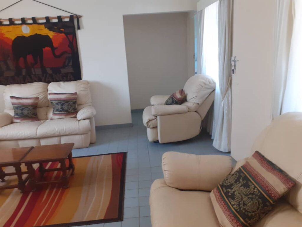 2 Bedroomed Guest Cottage-Ashleys Guest House