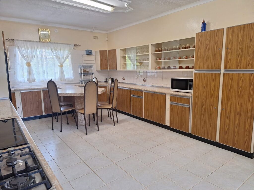 6 Bedroomed apartment - Group Accomodation