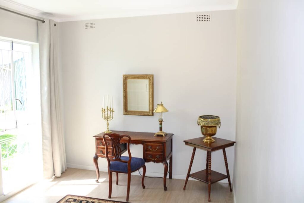 British Theme Premium Apartment at St Tropez