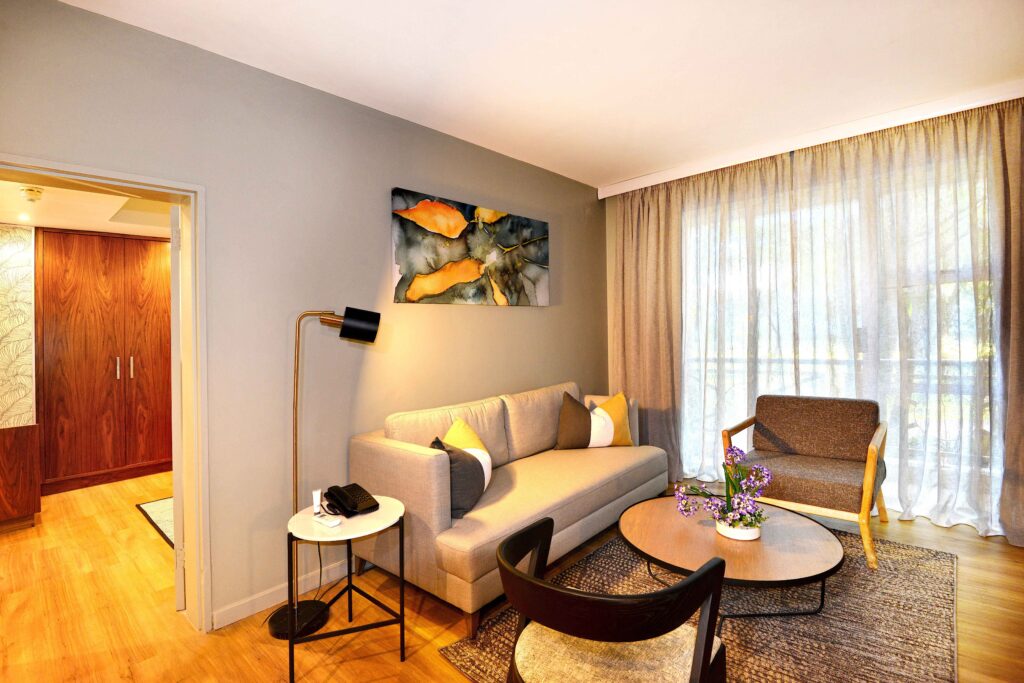 Cresta Lodge Harare- SUITE ROOM (bed & breakfast double)