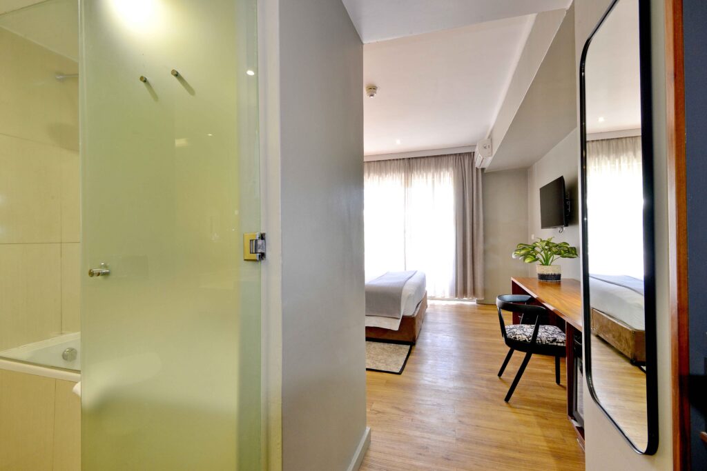 Cresta Lodge Harare -DELUXE CONVERTED (bed &breakfast single)