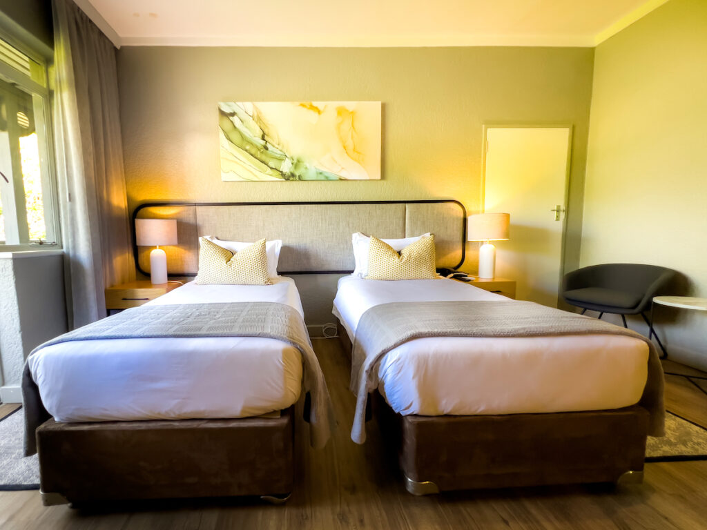 Cresta Lodge Harare- DELUXE TWIN (bed & breakfast double)