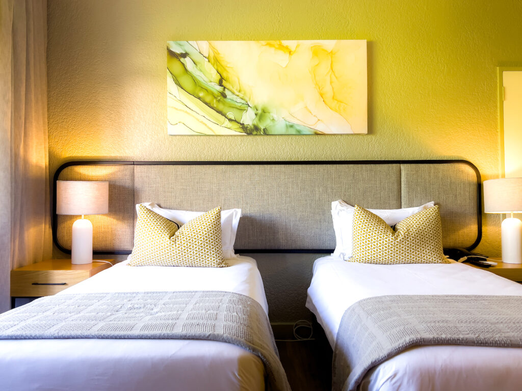 Cresta Lodge Harare- DELUXE TWIN (bed & breakfast double)