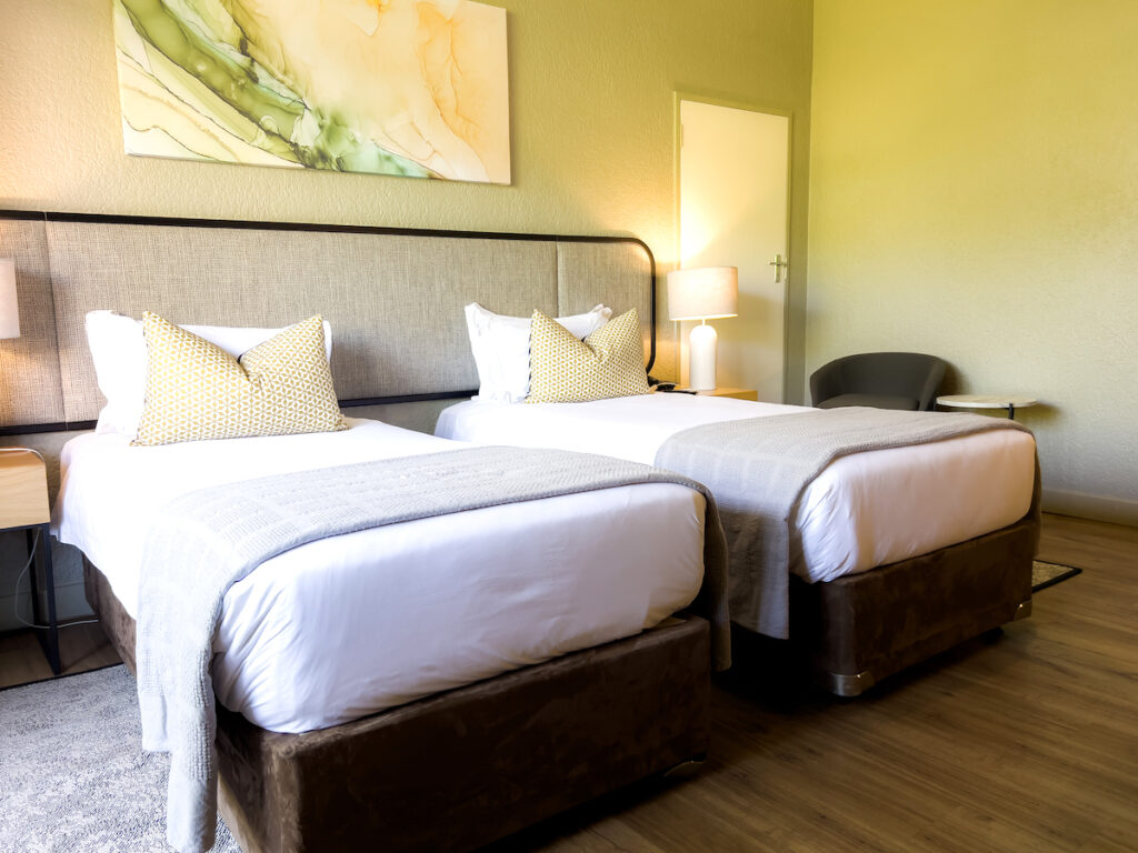 Cresta Lodge Harare- DELUXE TWIN (bed & breakfast double)