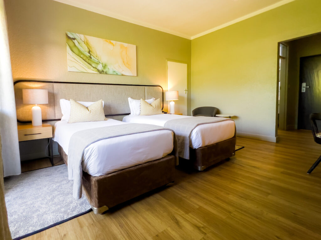 Cresta Lodge Harare- DELUXE TWIN (bed & breakfast double)