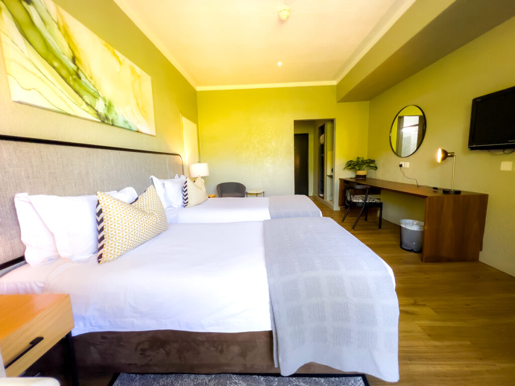 Cresta Lodge Harare- DELUXE TWIN (bed & breakfast double)