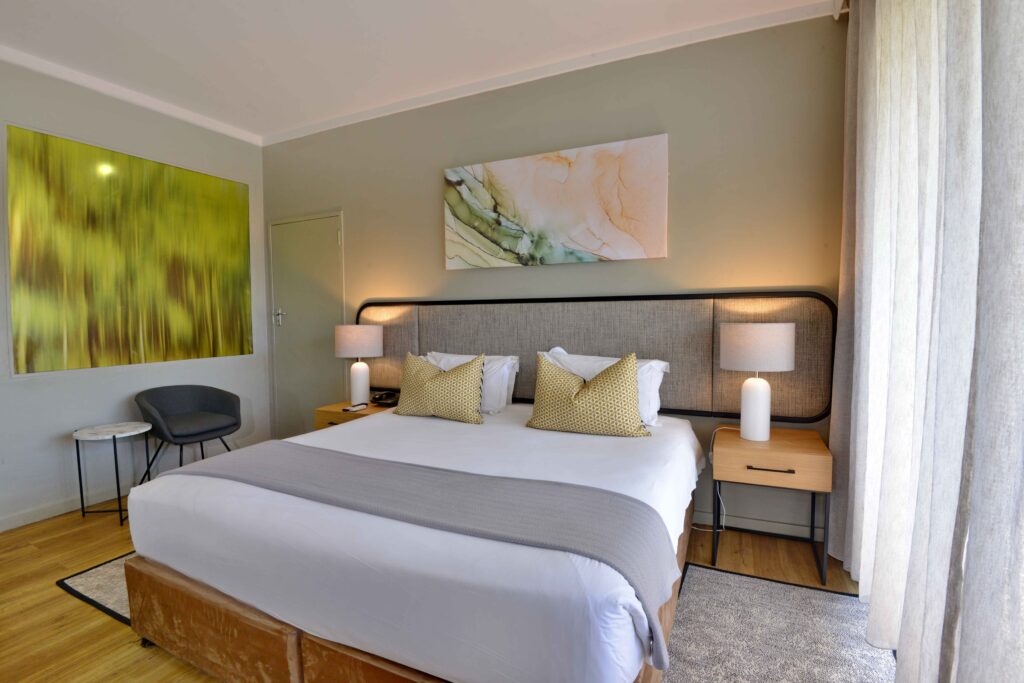 Cresta Lodge Harare -DELUXE CONVERTED (bed &breakfast single)