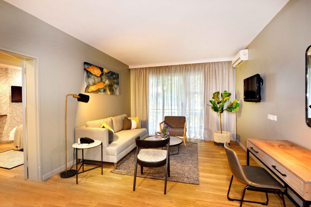 Cresta Lodge Harare- SUITE ROOM (single)