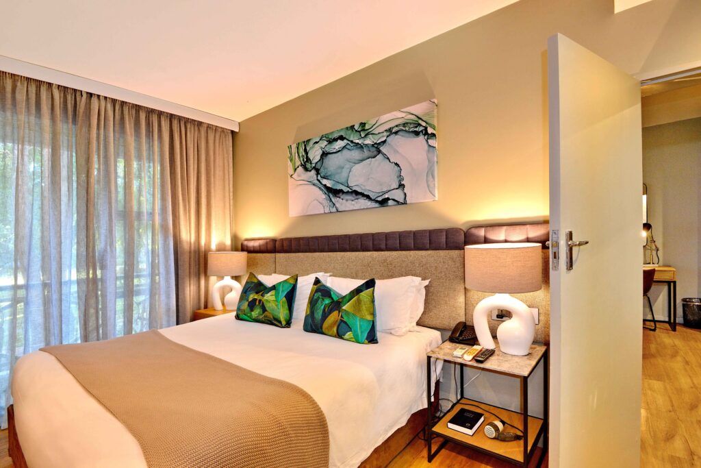 Cresta Lodge Harare- SUITE ROOM (bed & breakfast double)