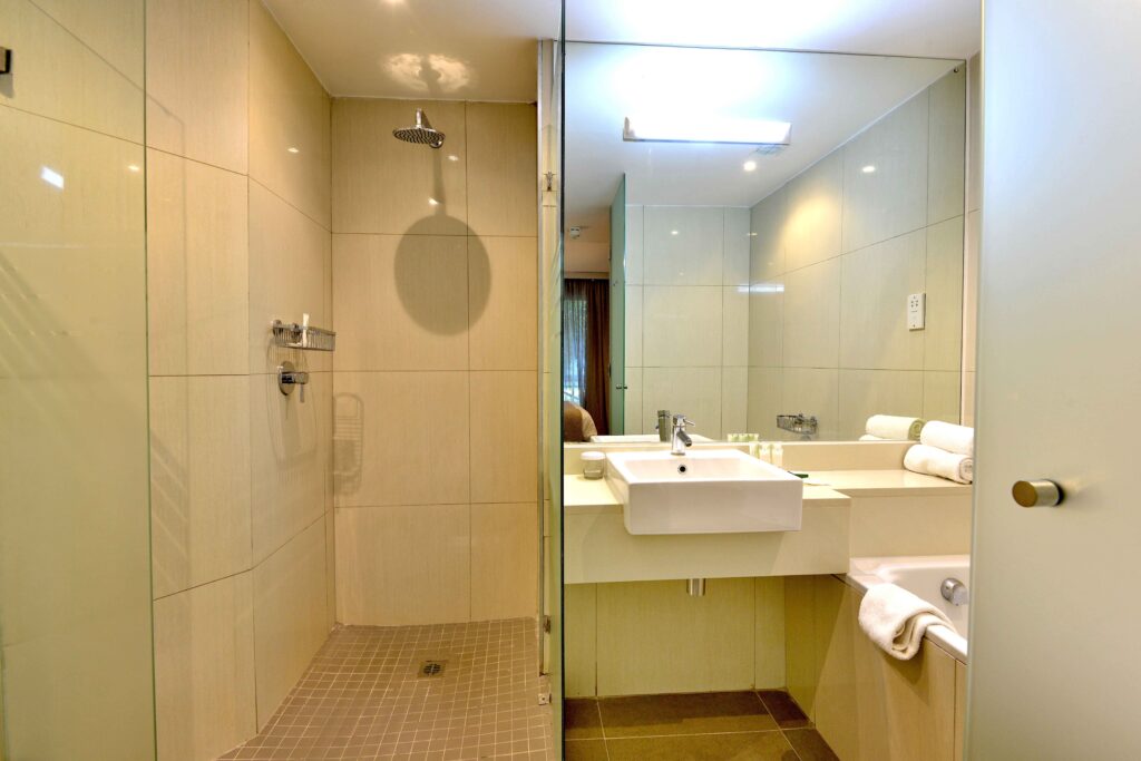 Cresta Lodge Harare- SUITE ROOM (bed & breakfast double)
