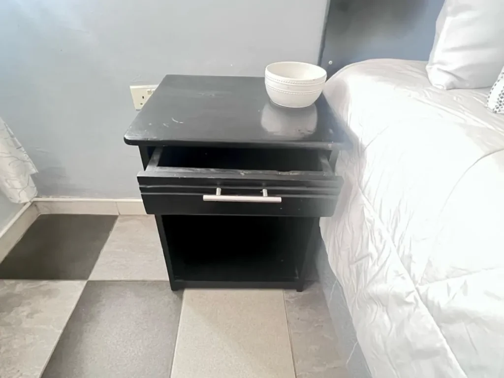 Warthog Guesthouse Ensuit Room One