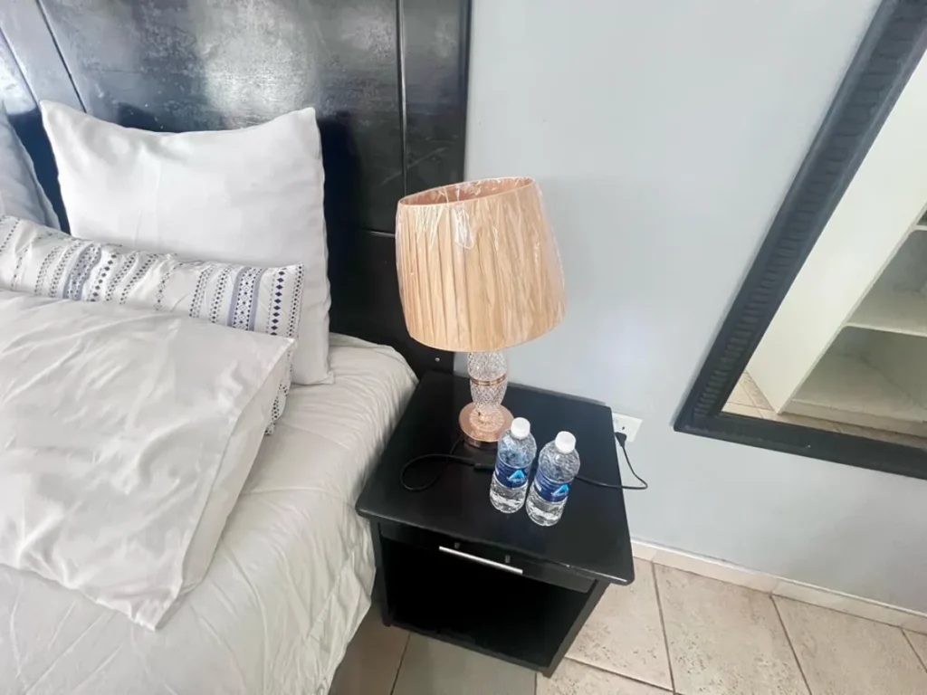 Warthog Guesthouse Ensuit Room One