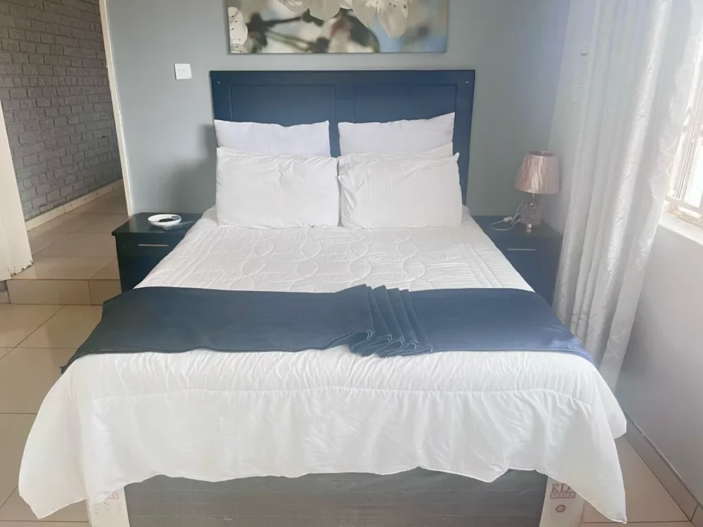 Warthog Guesthouse Ensuit Room Two