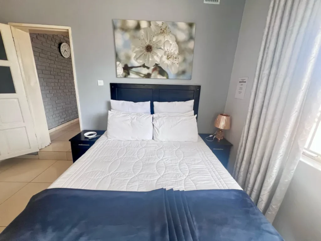 Warthog Guesthouse Ensuit Room Two