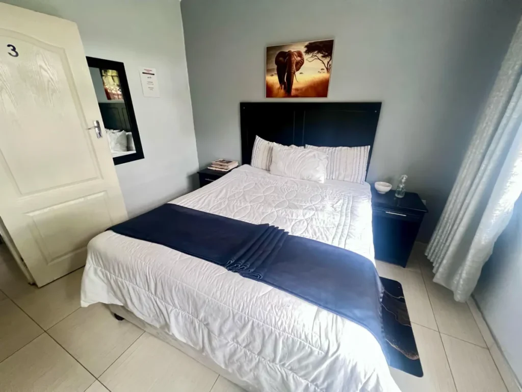 Warthog Guesthouse Standard Room One
