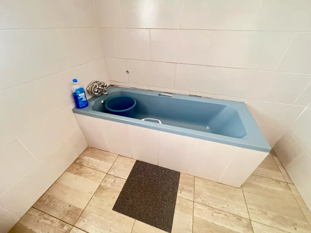 Warthog Guesthouse Ensuite Room Three