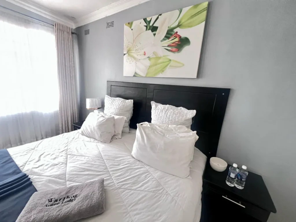 Warthog Guesthouse Ensuite Room Three