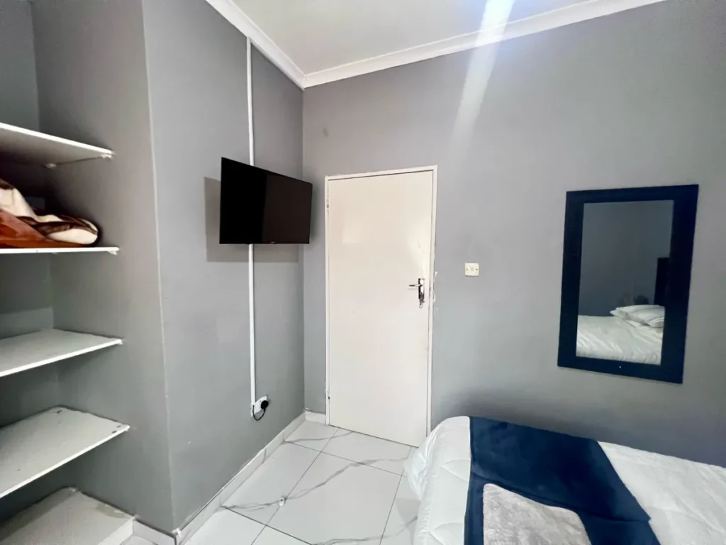 Warthog Guesthouse Standard Room Three