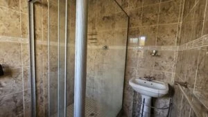Hungwe Single Room (Mukuvisi Manor)