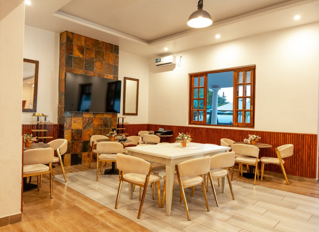 Restaurant / Bar